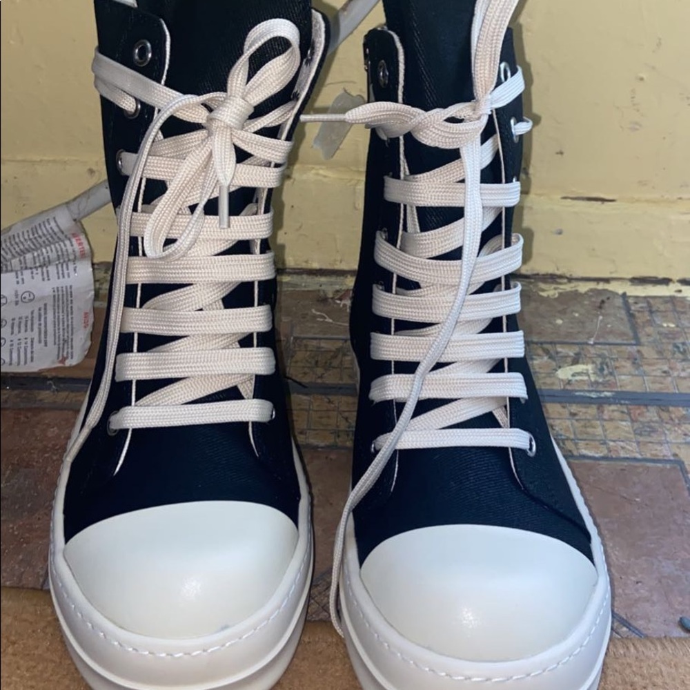 Barely Worn 2018 Rick Owen High Tops. SIZE 37